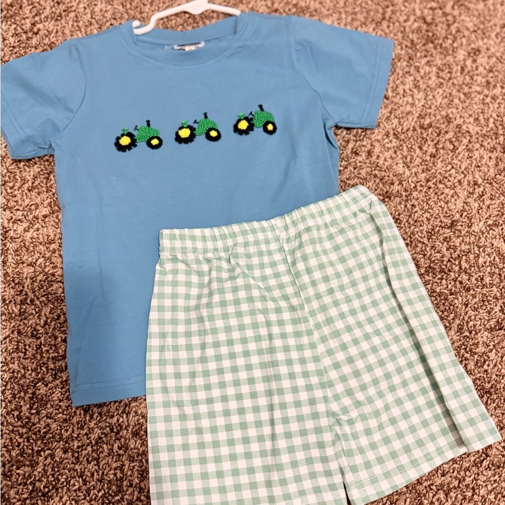 Toddler French knot Tractor shorts set